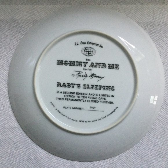 Vintage R J Ernst Enterprises The Mommy & Me Series baby's sleeping plate ba - Picture 5 of 5